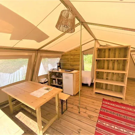 Les Bastides De Chanteraine Bungalows, & Kemping