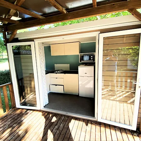 Les Bastides De Chanteraine Bungalows, & Campsite